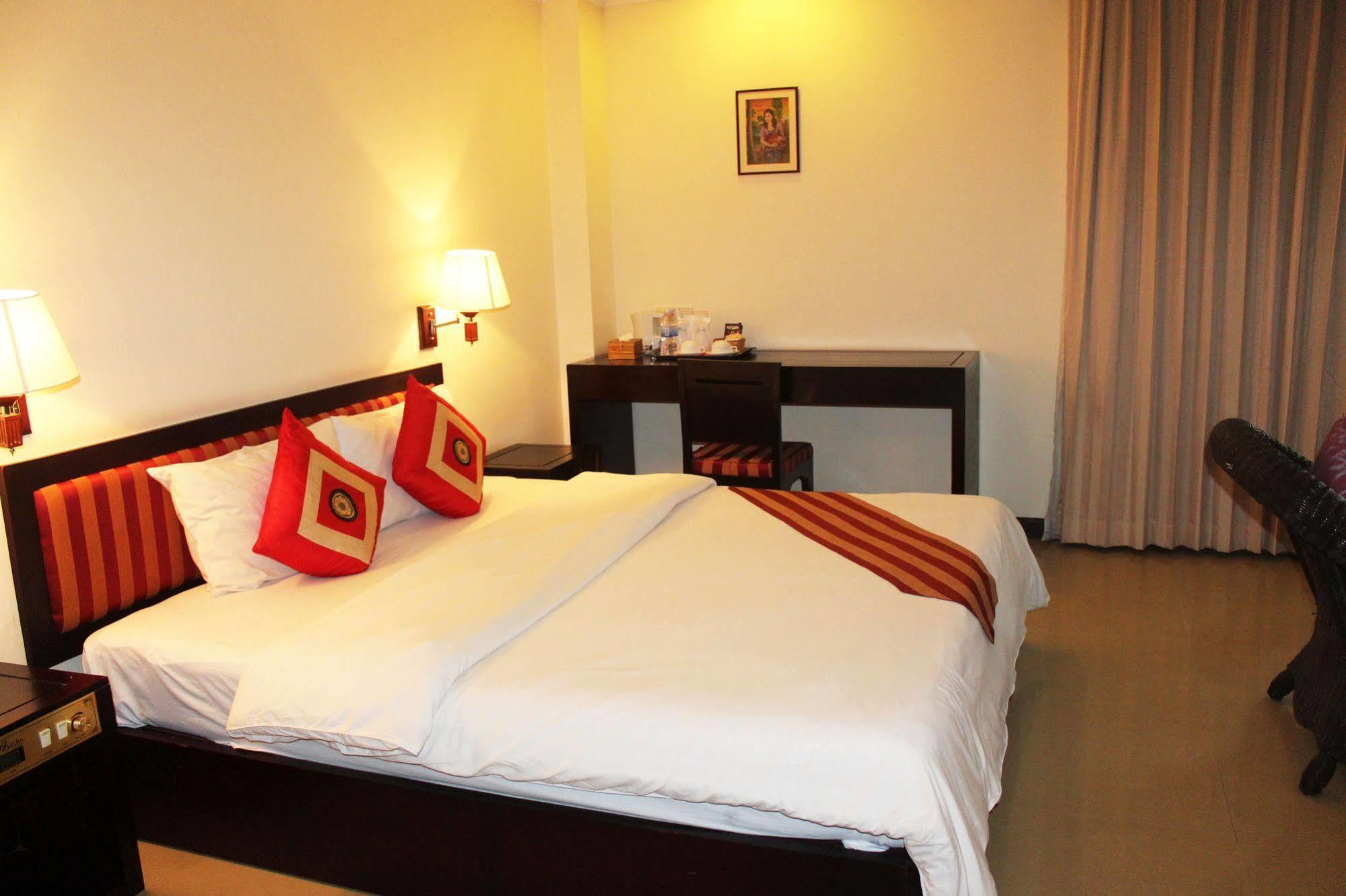 Angkor Riviera Hotel Siem Reap Buitenkant foto