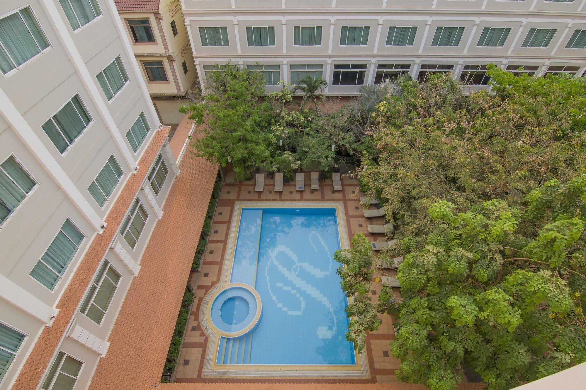 Angkor Riviera Hotel Siem Reap Buitenkant foto